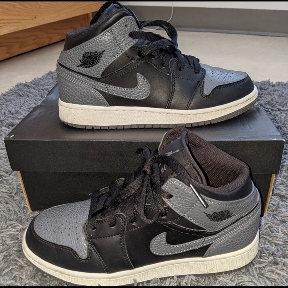 Air Jordan 1’s, size 4.5 youth = 6 womens. Very gently used. Grey and Black - Picture 2 of 3